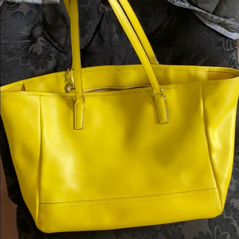 Great Color Coach Shoulder Bag - Picture 6 of 13